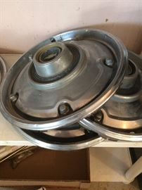 3 hubcaps for Chevrolet pickup