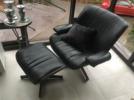 Mr. Chair by Plycraft designed by George Mulhauser. Chair with ottoman.