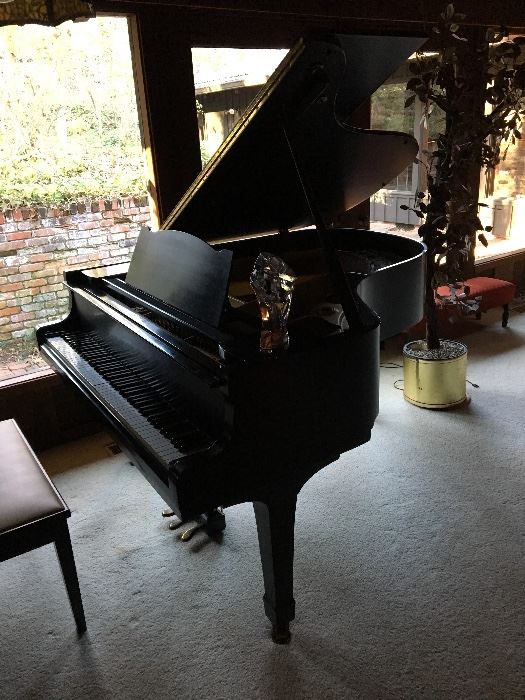 Gorgeous ebony Yamaha G2 baby grand piano for sale. Available for presale. Asking $6,000. 
