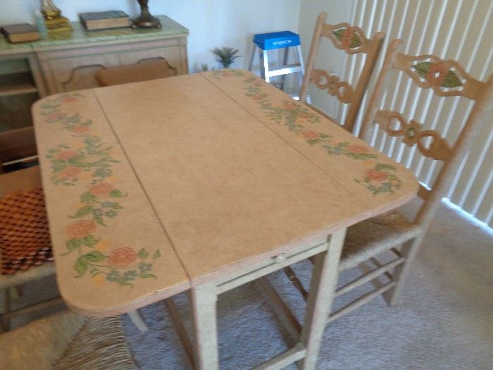 Dining table/4 chairs