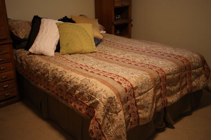 Queen size bed (mattress and boxspring)