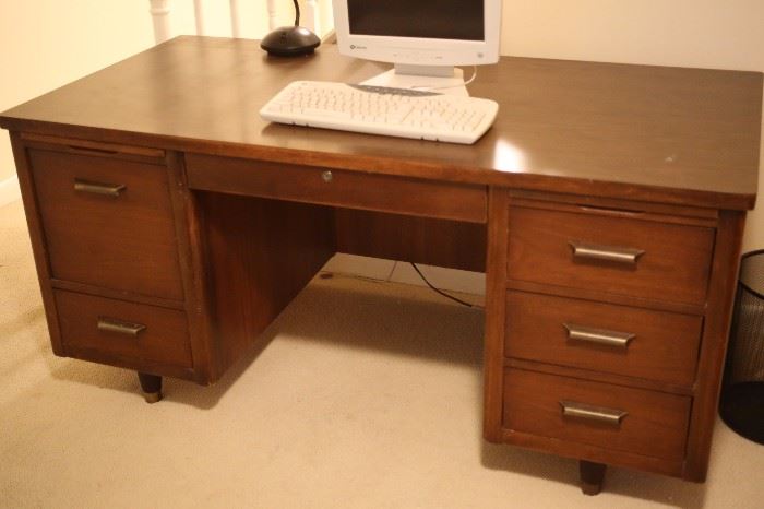 1950's executive desk - excellent condition