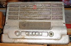 OLD VINTAGE PLYMOUTH PUSH BUTTON CAR RADIO
