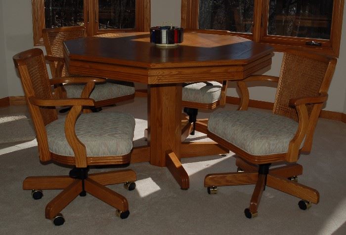 Peters Billiards Game Poker Table and Chairs