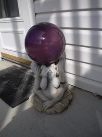 Hear no, See no, Say no frogs and globe