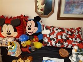 Mickey and Minnie Mouse - Disney