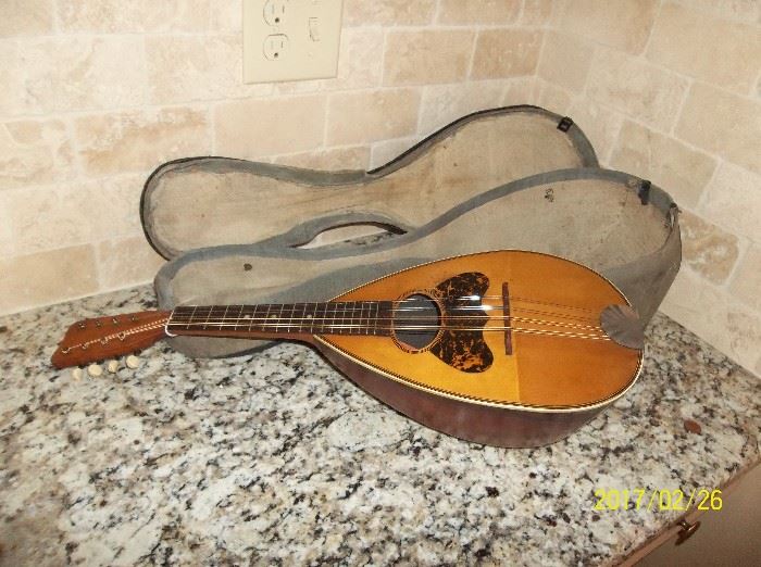 Lyon & Healy "The Landmark" mandolin, 1900's