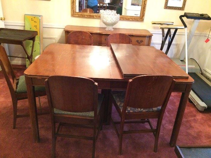 #99 Mid century dining table 2 leaves and 5 chairs 61x42x31 $175