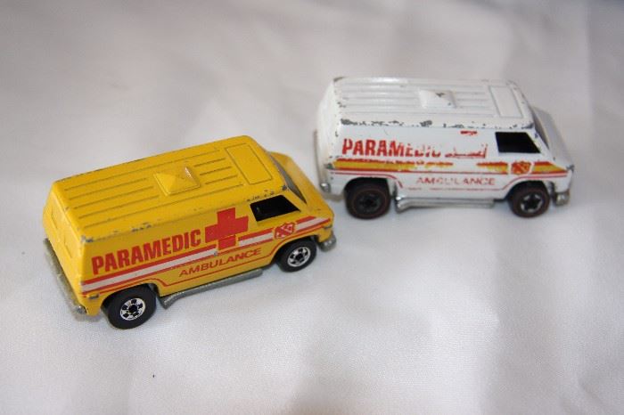 Hot Wheels Paramedic Ambulance cars