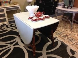 Drop leaf table, milkglass punch set