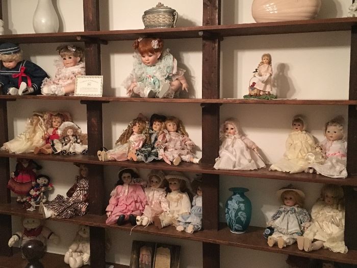 collectible dolls  