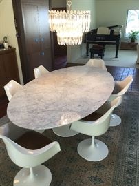 Eero Saarinen Marble Table & Chairs