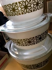 Vintage Pyrex...Lot's!...