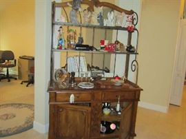 Really ice looking baker's rack