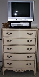 Fashion Trends by Johnson-Carper 4pc. Bedroom Set: Double Bed w/Sealy Mattress, Night Stand, 5 Drawer Chest, 6 Drawer Dresser w/Mirror