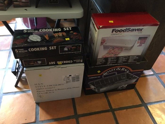 OAK CREEK VILLAGE ESTATE SALE in Houston, TX starts on 3/3/2017