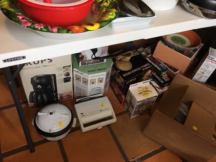 OAK CREEK VILLAGE ESTATE SALE in Houston, TX starts on 3/3/2017