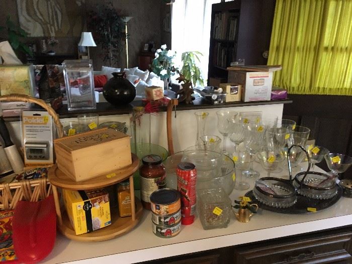 OAK CREEK VILLAGE ESTATE SALE in Houston, TX starts on 3/3/2017