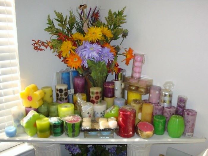 THERE ARE ALOT OF CANDLES AT THIS SALE!