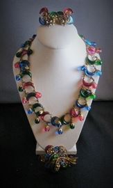 VINTAGE SIGNED "MIRIAM HASKELL" NECKLACE, EARRINGS & BROOCH - GORGEOUS !