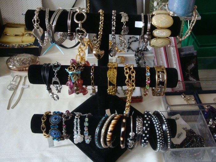 THERE'S A LOT OF JEWELRY AT THIS SALE! BRACELETS, NECKLACES, EARRINGS and MORE!