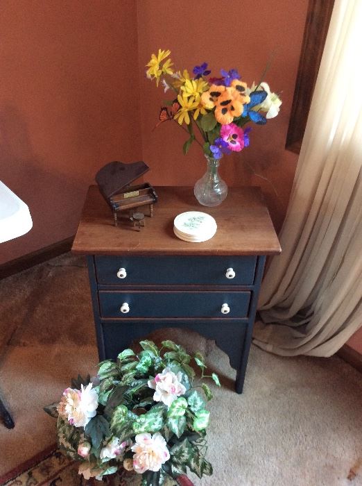 same table, flower arrangements, 