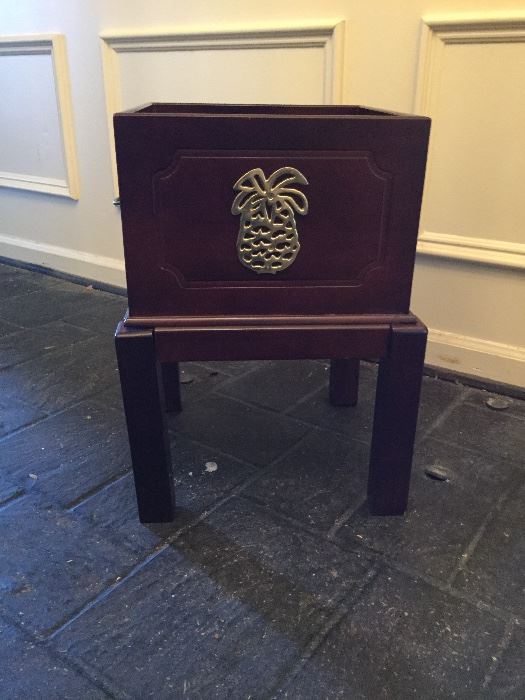 Charleston mahogany planter