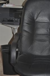 OFFICE CHAIR