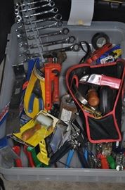 ASSORTMENT OF HAND TOOLS