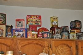 COLLECTIBLE TINS