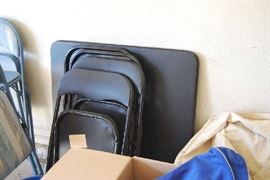 FOLDING TABLE W/4 CHAIRS