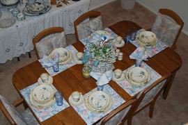 OAK DINING TABLE WITH 6 CHAIRS, CASUAL DISHES, DECOR