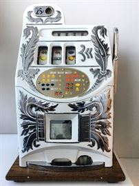 Vintage slot machine $1000