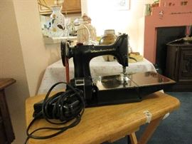 Singer "featherweight"