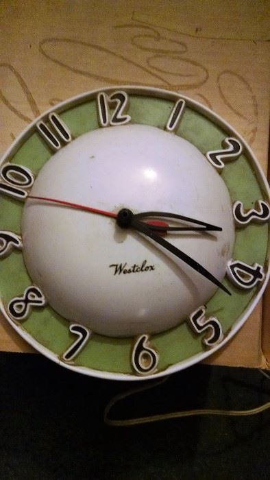 50s GREEN /WHITE WESTCLOX KITCHEN CLOCK