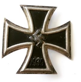 German WWII 1939 Iron Cross 2nd Class (Klein & Quenzer A.G., Idar/Oberstein)