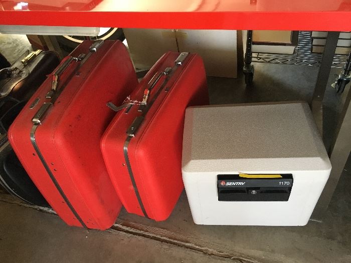 Fun red luggage and a safe (still checking for key...)