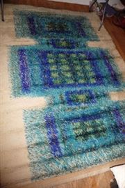 VINTAGE 6 X 9 AREA RUG BY SEARS