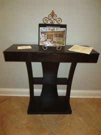 Entry Table. $195 OBO