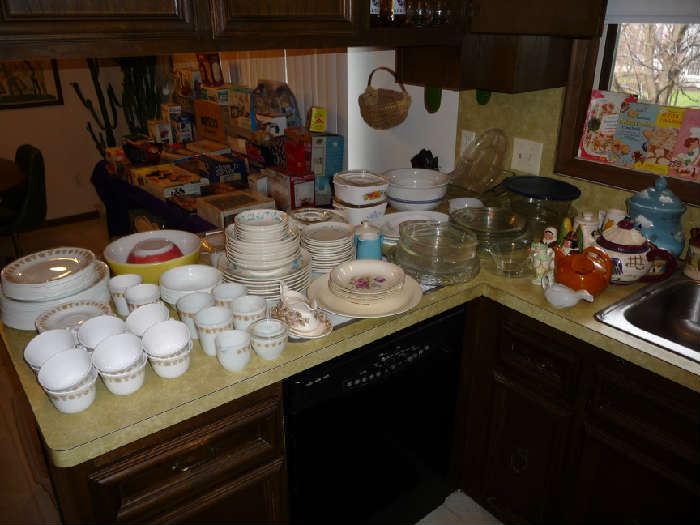 CORELLE DISHES, CLEAR BAKEWARE, PYREX