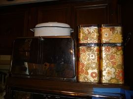 METAL BREAD BOX & CANNISTERS