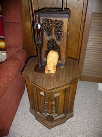 END TABLE, DECORATIVE ITEMS