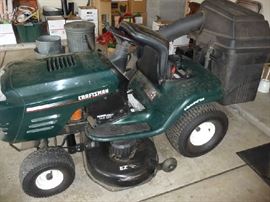 CRAFTSMAN RIDING LAWN MOWER
