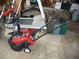 TORO SNOWBLOWER