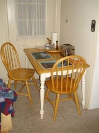 kitchen table w/2side chairs