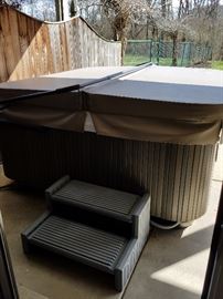 Jacuzzi J-355 Hot Tub in VERY GOOD Condition! Includes cover (replaced in 2016) and steps.