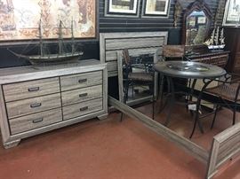 Crown Mark bedroom set near new