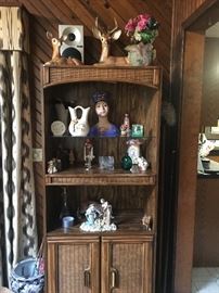 Wicker furniture & collectibles 