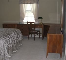 Stanley Finnline 1950's Bedroom Suite, 