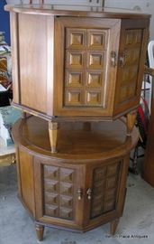 Matching pair Of Vintage Round End Tables....$40 for Pair